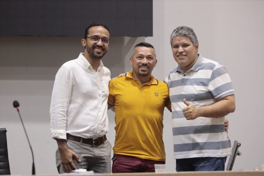 Câmara de Juazeiro do Norte aprova projeto e prefeito sanciona lei que majora ID-APS para profissionais de saúde 1 Câmara de Juazeiro do Norte aprova projeto e prefeito sanciona lei que majora ID-APS para profissionais de saúde