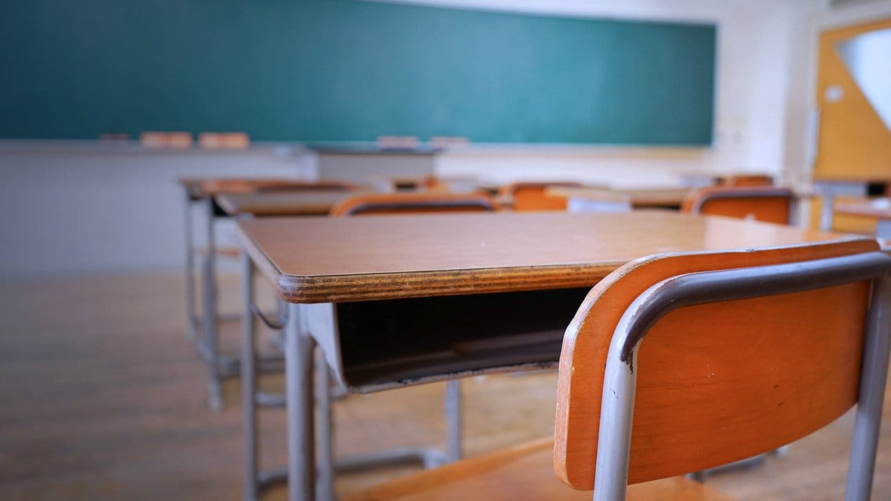 p.3 54 dos professores ja foram testemunhas de caso de racismo em escolas