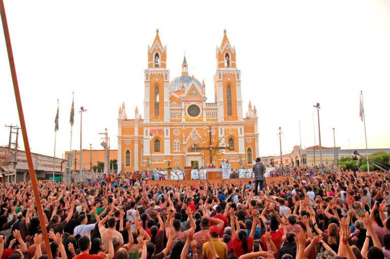 p.7 - Festa de São Francisco de Canindé segue até 5 de outubro