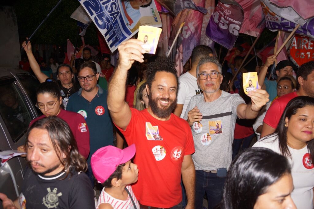 Após panfletagem Edson Xavier defende mais políticas para a educação