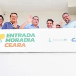 Governo do Ceará entrega chaves do Programa Entrada Moradia