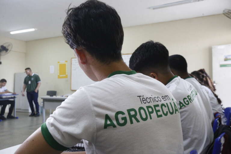 Melhor escola estadual de ensino médio é do Ceará e aposta nos ensinamentos do campo para uma melhor qualidade da educação