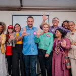 Boulos vota em São Paulo ao lado de ministros e apoiadores