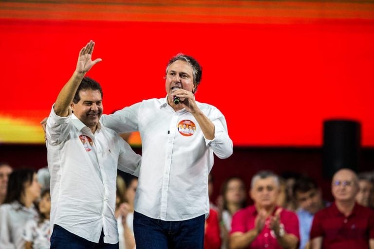 Evandro Leitão e Camilo Santana atraem apoio de jovens na corrida eleitoral em Fortaleza