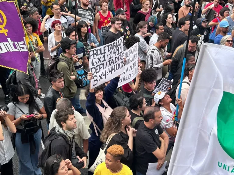 Protesto em São Paulo contra escala 6x1