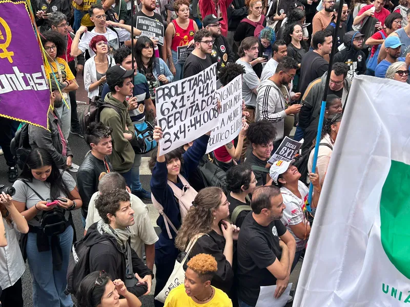 Protesto em São Paulo contra escala 6x1