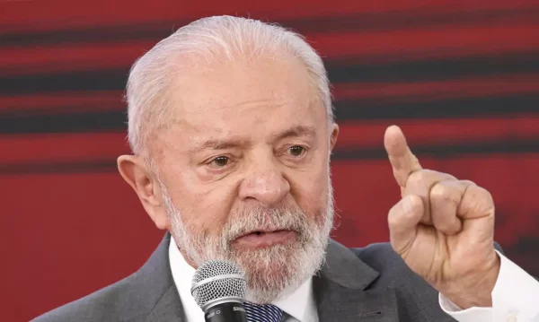 Ajuste fiscal: Lula critica impacto em pessoas necessitadas