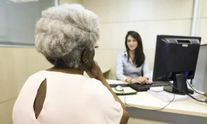 INSS cria força-tarefa para desbloquear benefícios do BPC