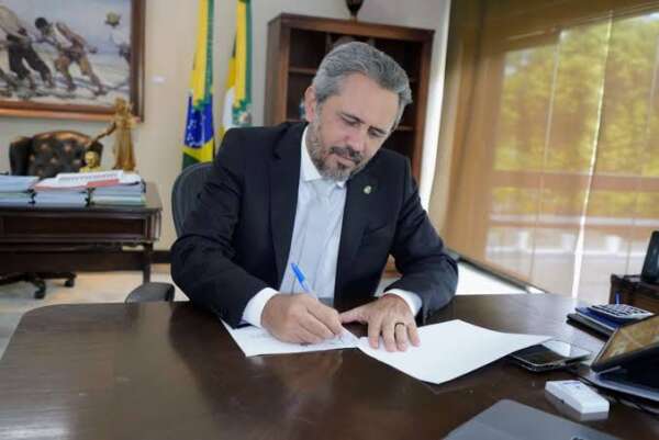 Governo do Ceará paga 2ª parcela do 13º em 13 de dezembro