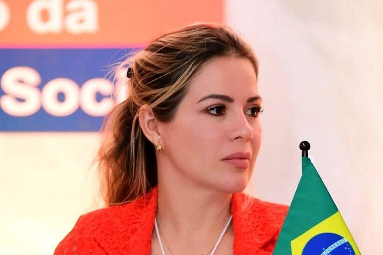 Onélia Santana – Gestora qualificada a serviço do desenvolvimento e do povo cearense