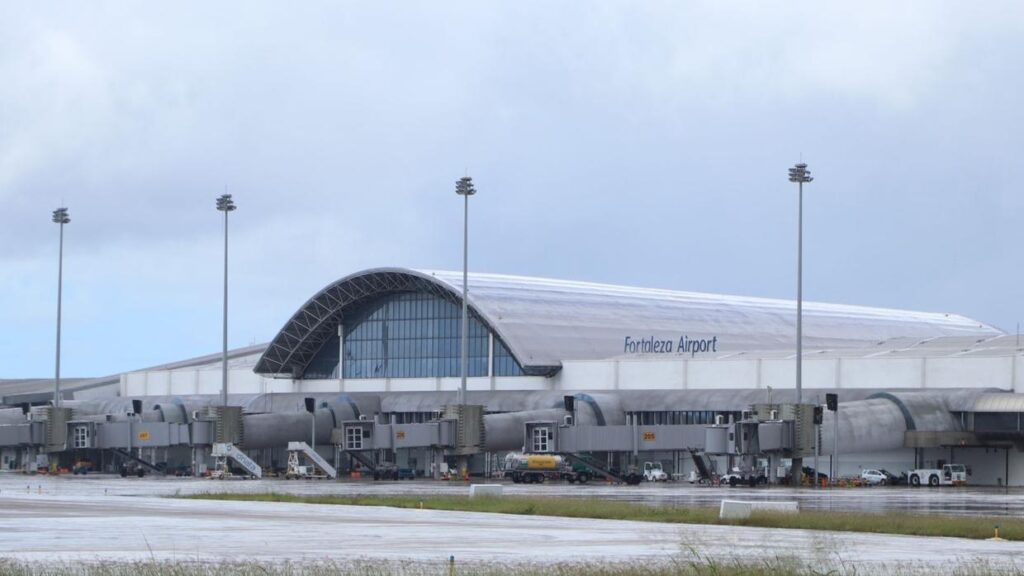 Ossada de criança enviada como 'brinquedo' é encontrada no Aeroporto de Fortaleza