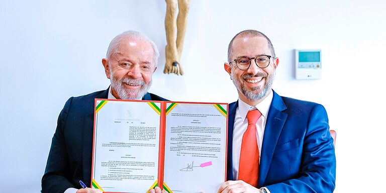 Lula assina decreto para integridade em contratos públicos