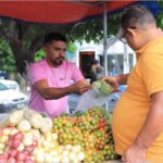 Hortaliças, vegetais e frutas são desataque na feira da agricultura familiar de Juazeiro do Norte