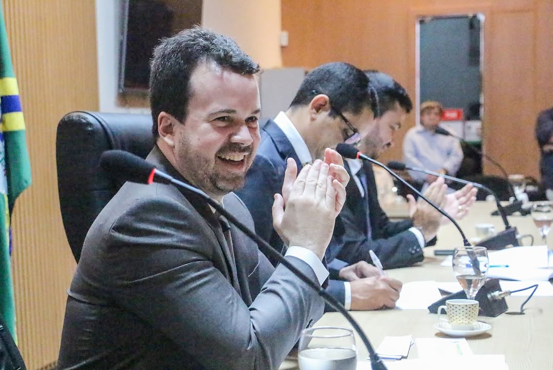 Guilherme Saraiva toma posse para segundo mandato em Barbalha