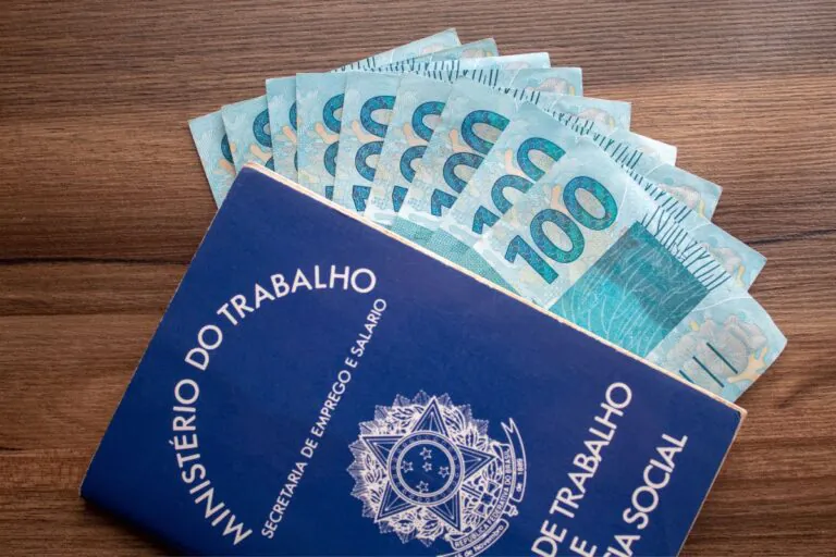 Mais de 1,3 milhão de famílias deixam Bolsa Família em 2024