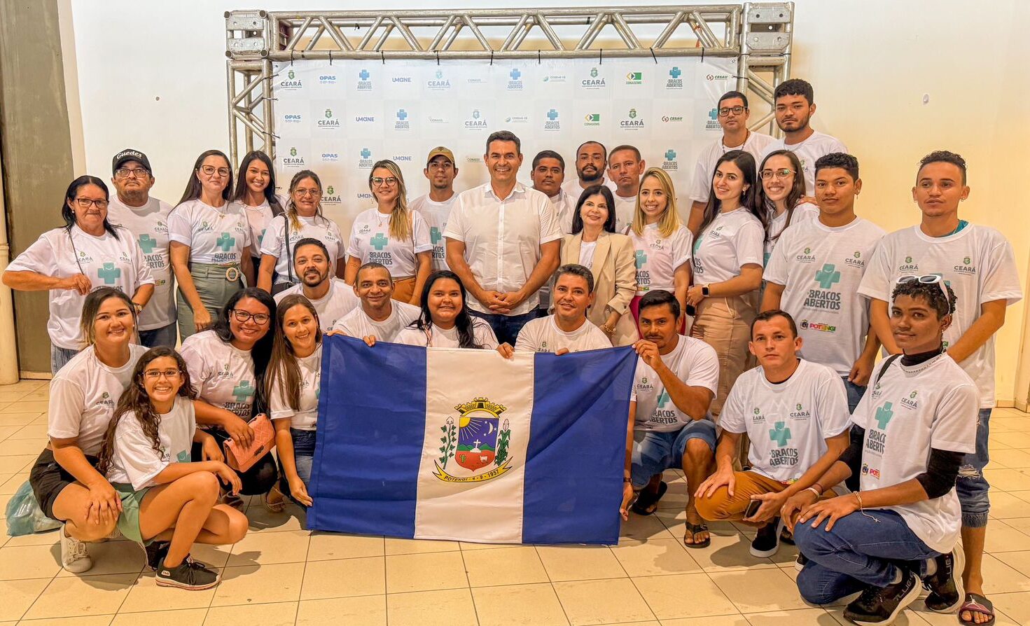 Prefeito de Potengi participa do lançamento do programa "De Braços Abertos"