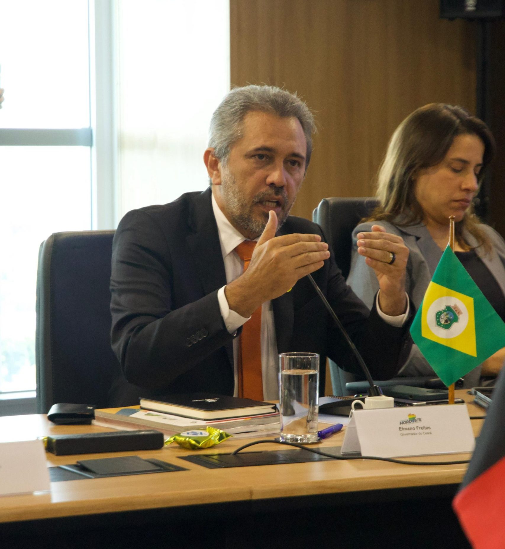 Governo de Elmano tem 63% de aprovação em Fortaleza, aponta pesquisa