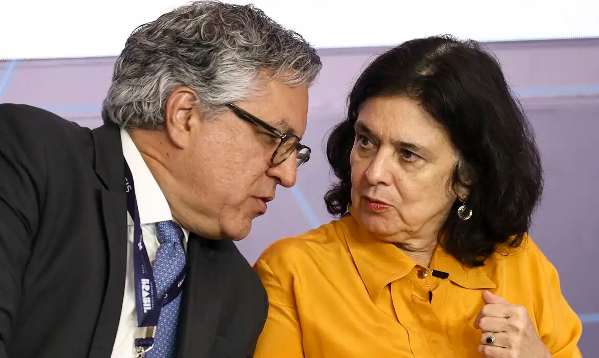 Lula substitui Nísia por Padilha na Saúde