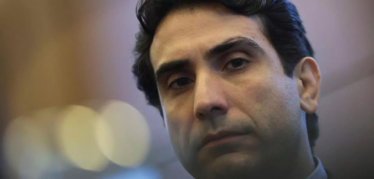 Compra do Banco Master pelo BRB pressiona Galípolo no BC
