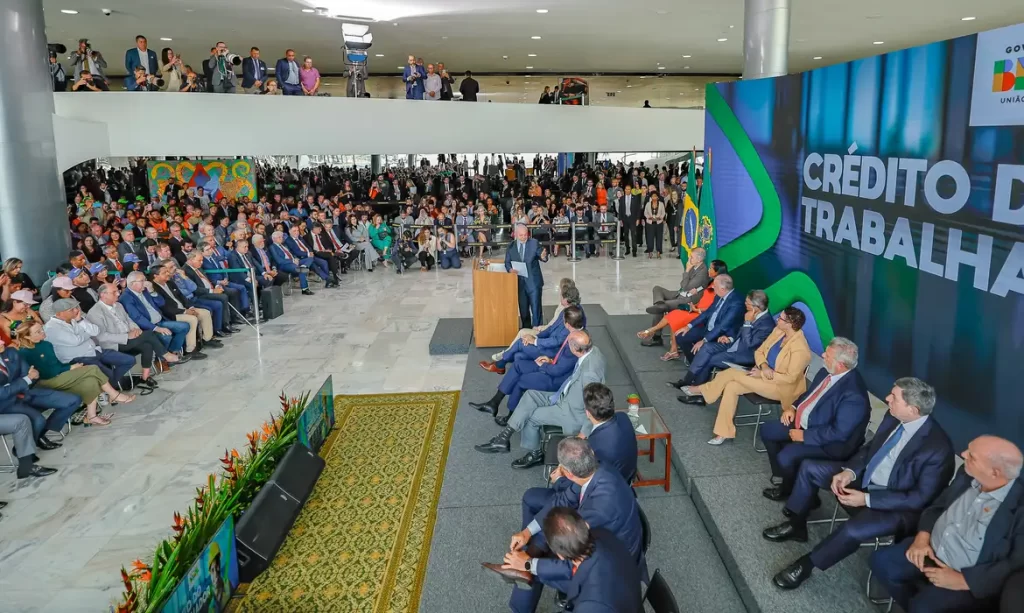 Crédito Consignado CLT: saiba como funciona o novo programa do governo 1 Crédito consignado CLT: como funciona e quem pode acessar