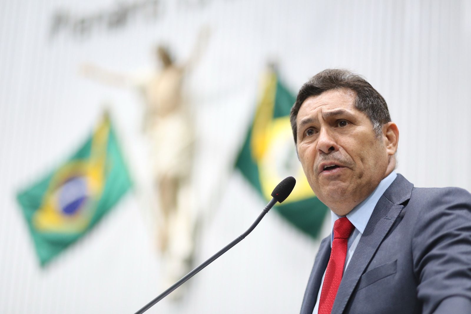 “O Ceará que não para, não para, não para tem um PIBão de 6,49% e a oposição fica sem argumentos pra criticar o governo Elmano”, afirma De Assis Diniz