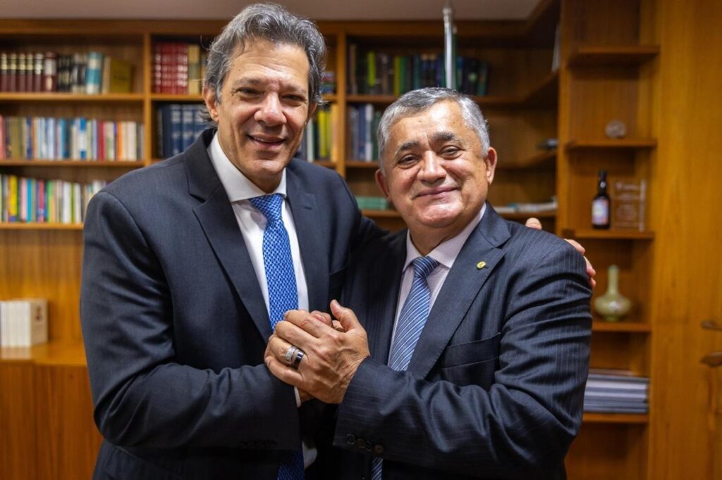 Sob liderança de Guimarães, Câmara aprova Orçamento 2025 e garante continuidade dos programas do governo 1 Sob liderança de Guimarães, Câmara aprova Orçamento 2025 e garante continuidade dos programas do governo