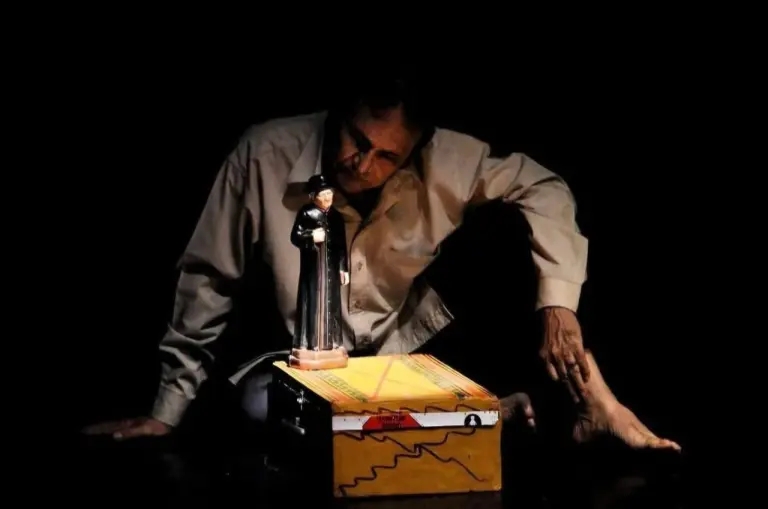Renato Dantas: mente e coração moldados na arte de fazer teatro