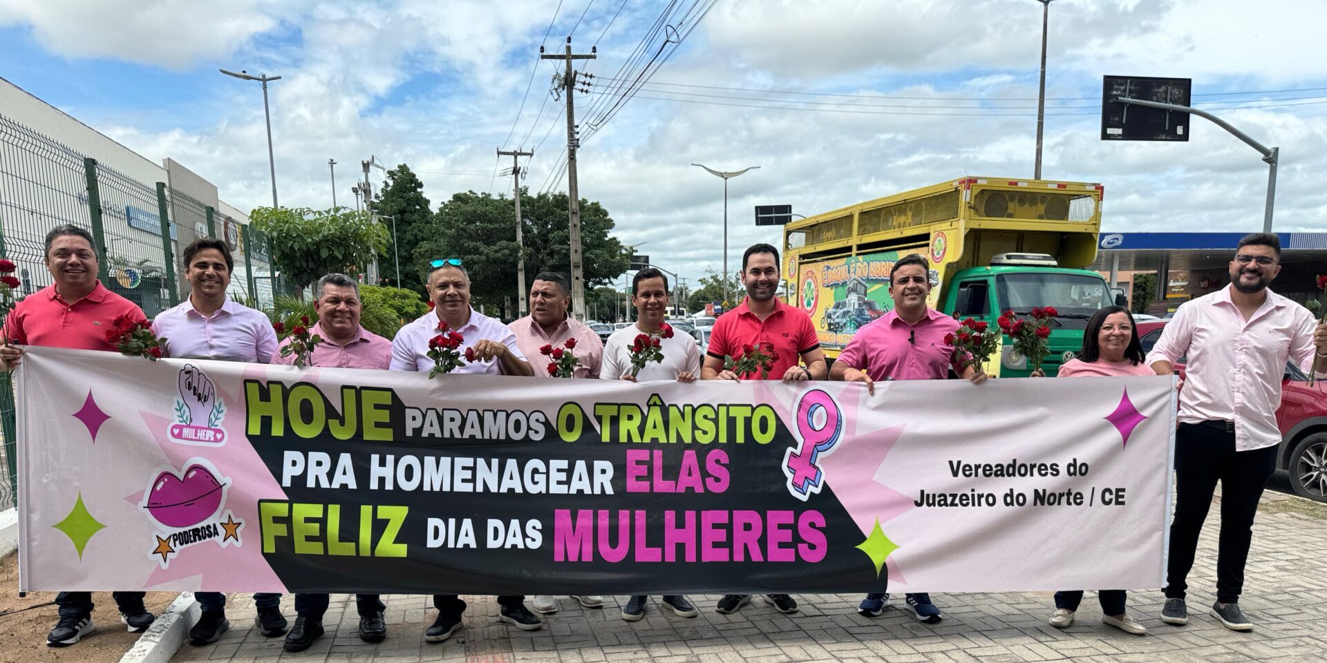 Vereares da Câmara de Juazeiro do Norte, realizam blitz em homenagem ao Dia Internacional da Mulher