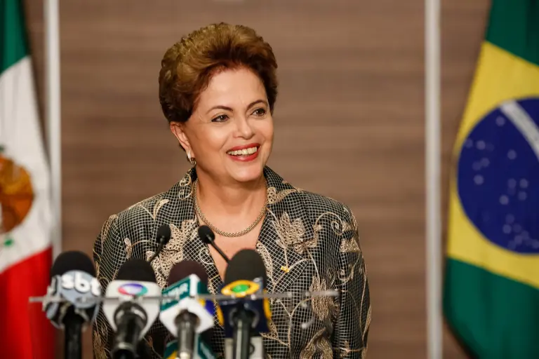 Dilma é reconduzida à presidência do Banco do Brics até 2030