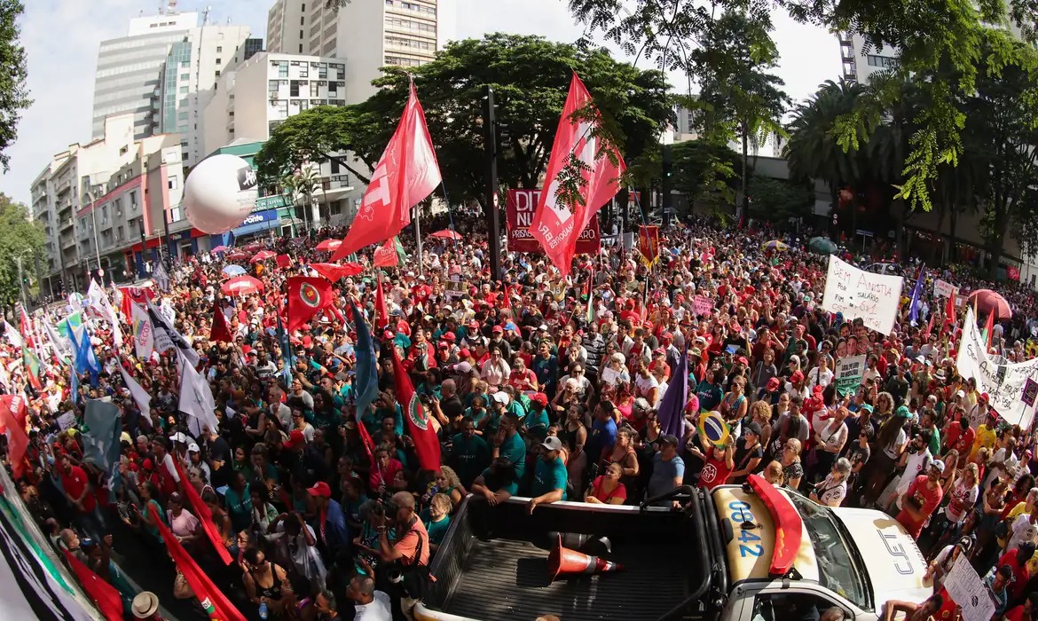 Ato contra anistia reúne manifestantes em várias cidades do Brasil