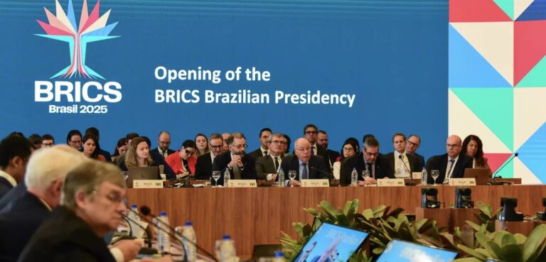 Brasil lidera reunião do BRICS em defesa do multilateralismo