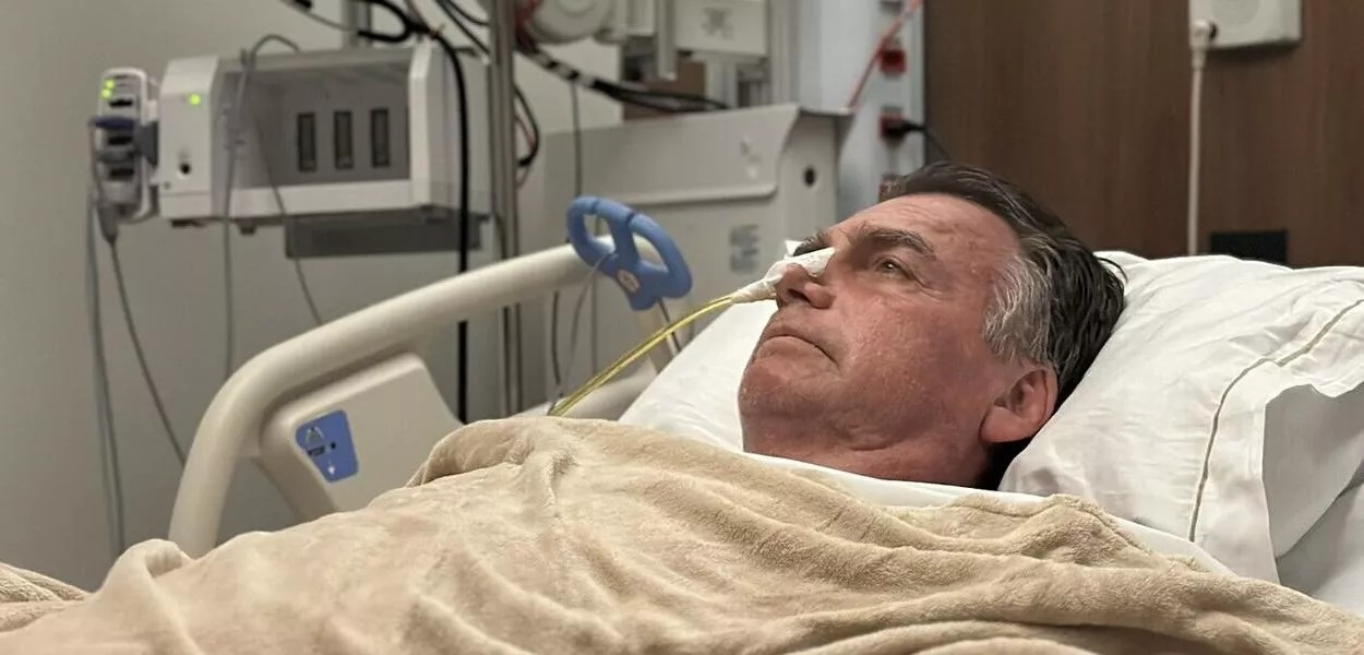 Bolsonaro transforma corpo em espetáculo grotesco