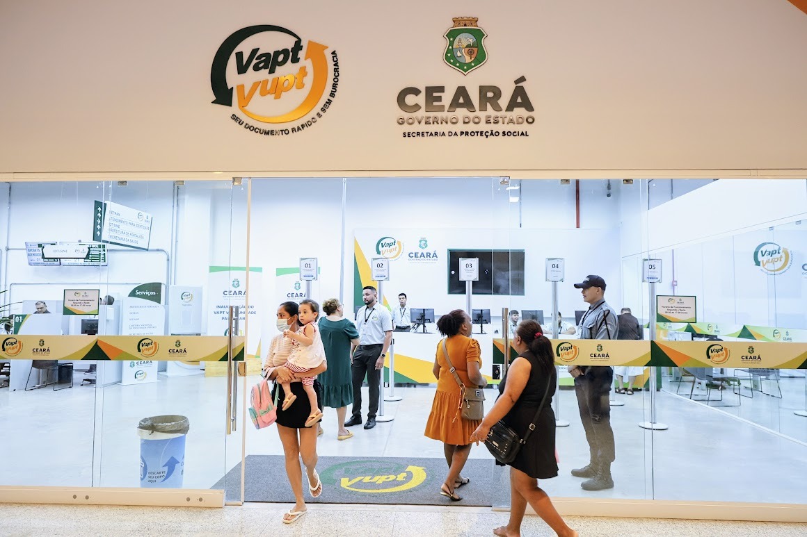 Governo do Ceará entrega Vapt Vupt no Shopping Parangaba