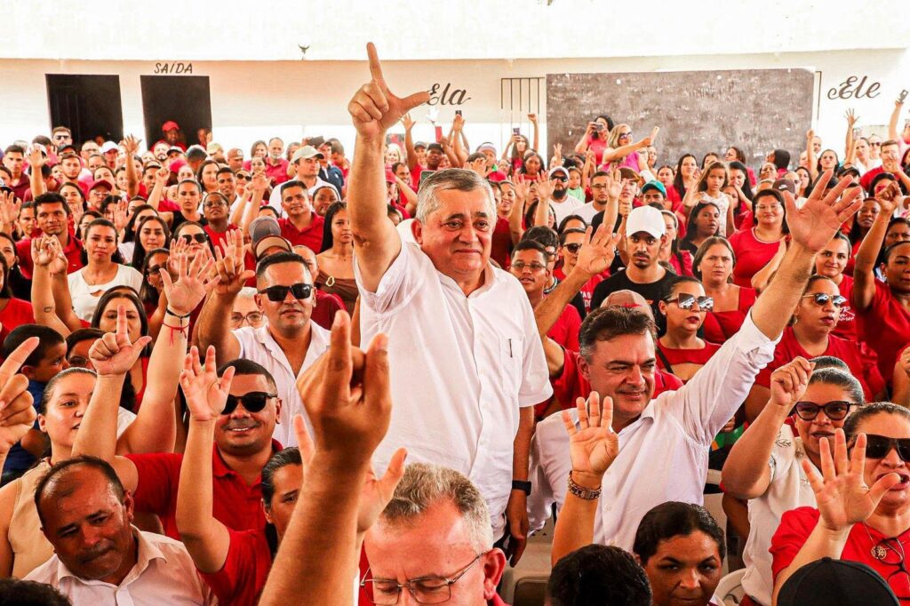 Com prefeitos e deputados, Guimarães reforça projeto 2026 reunindo 3 mil pessoas em cidades do Cariri 1 Guimarães reúne 3 mil pessoas no Cariri em projeto 2026