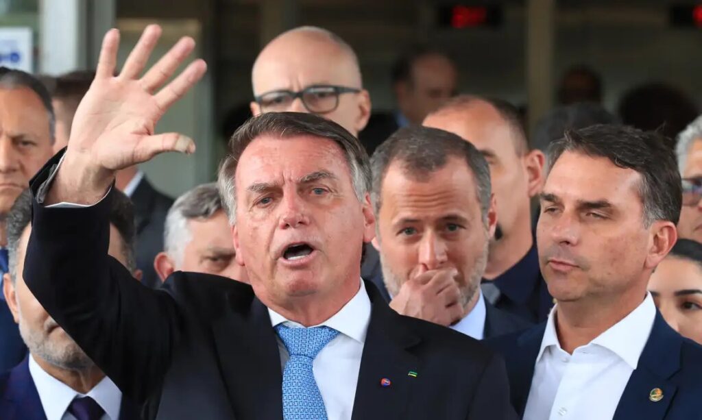Moraes nega pedido de prisão de Bolsonaro por incitação 1 Moraes nega pedido de prisão de Bolsonaro por incitação