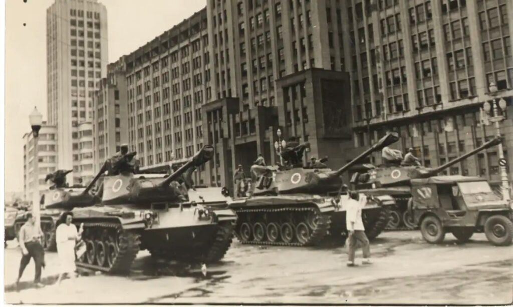 Golpe de 1964 inspira golpismo de 8/1, dizem especialistas 1 Golpe de 1964 inspira golpismo de 8/1, dizem especialistas