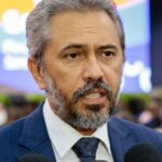 Elmano diz que Ciro escolheu aliança com bolsonarismo