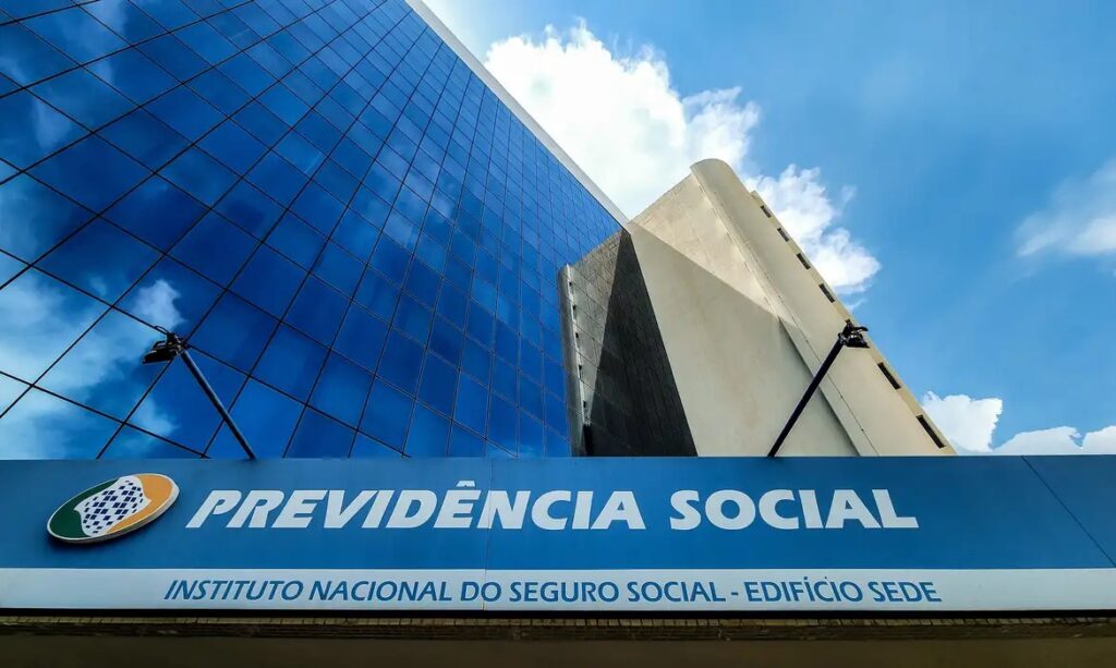 Lula discute ressarcimento a vítimas de fraude no INSS 1 Lula discute ressarcimento a vítimas de fraude no INSS