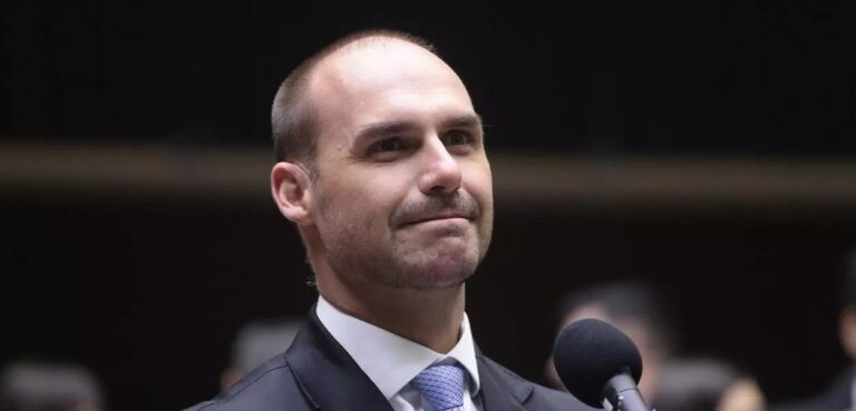 PGR pede inquérito contra Eduardo Bolsonaro no STF