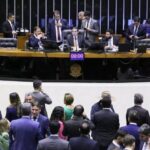 Em manobra para livrar Bolsonaro, Câmara tranca processo contra Ramagem por tentativa de golpe