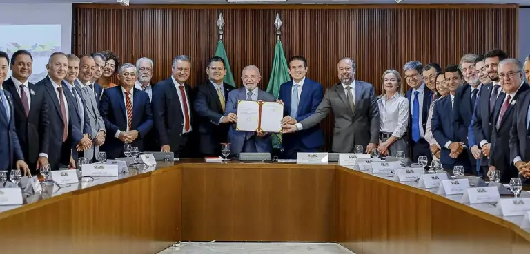 Lula lança nova tarifa social de energia elétrica