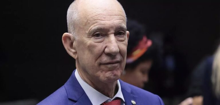 Rui Falcão critica Galípolo e política monetária