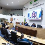 Câmara de Juazeiro homenageia garis e aprova projetos
