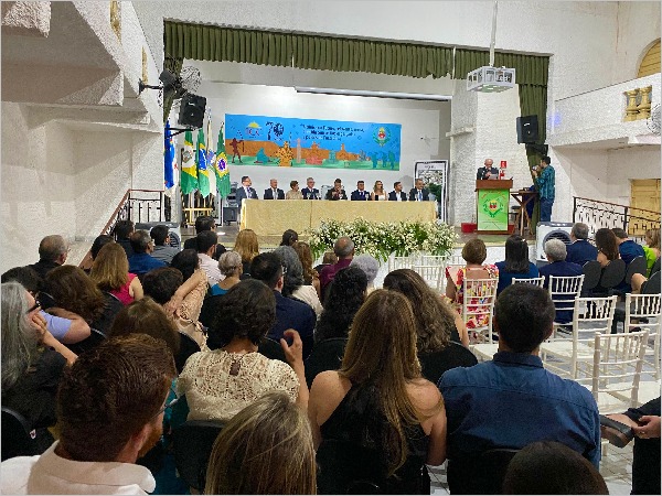 Crato entrega Medalha Bárbara de Alencar a personalidades