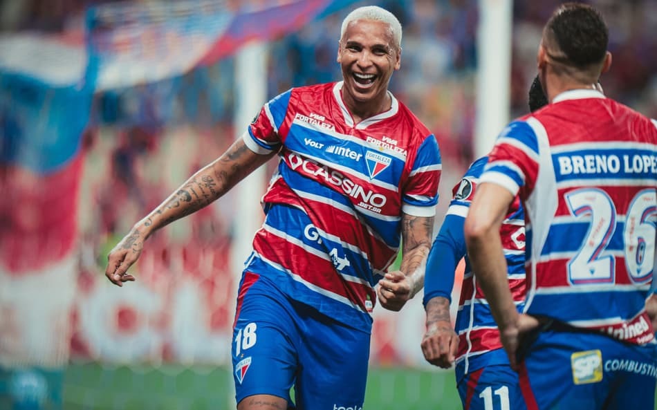 Fortaleza goleia Colo-Colo e avança na Libertadores 1 Fortaleza goleia Colo-Colo e avança na Libertadores