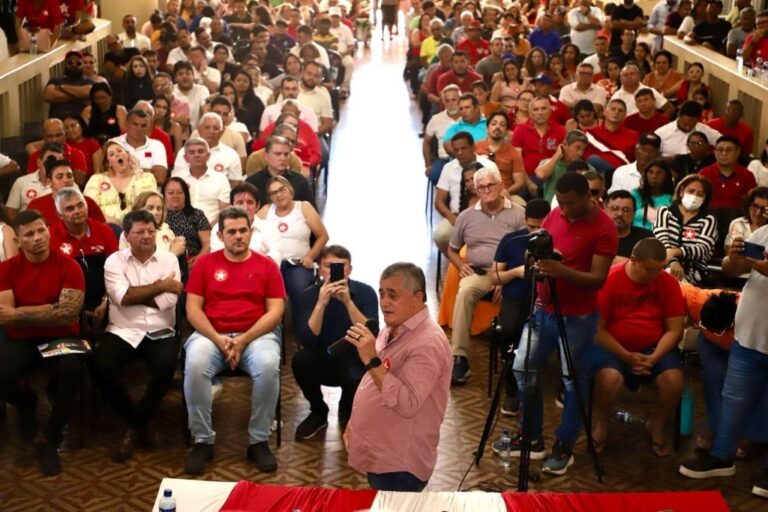 Guimarães reúne militância e tem pré-candidatura ao Senado lançada