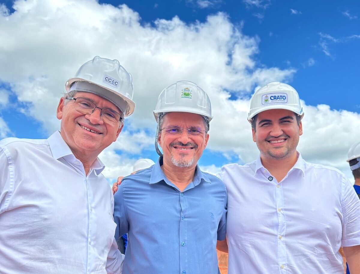 Matheus Leite acompanha ministro Waldez Goes e1748596302170