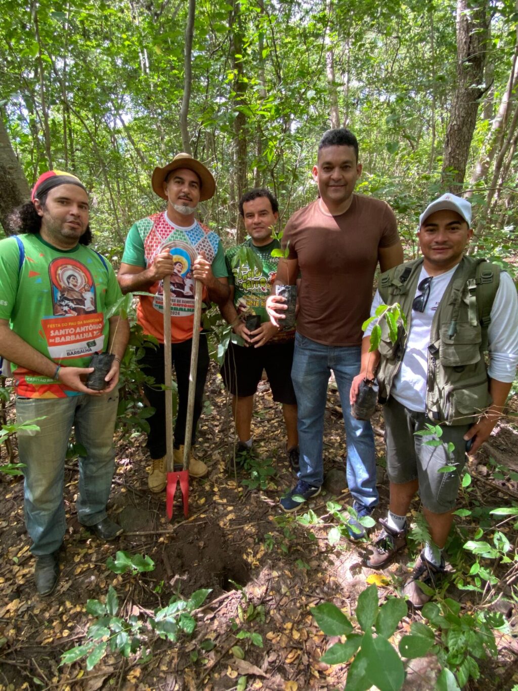Plantio Mudas - corte do pau da bandeira (1)