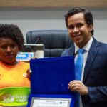 Câmara de Juazeiro do Norte homenageia garis e aprova projetos que fortalecem cultura, infraestrutura e cidadania