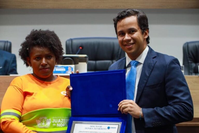 Câmara de Juazeiro do Norte homenageia garis e aprova projetos que fortalecem cultura, infraestrutura e cidadania